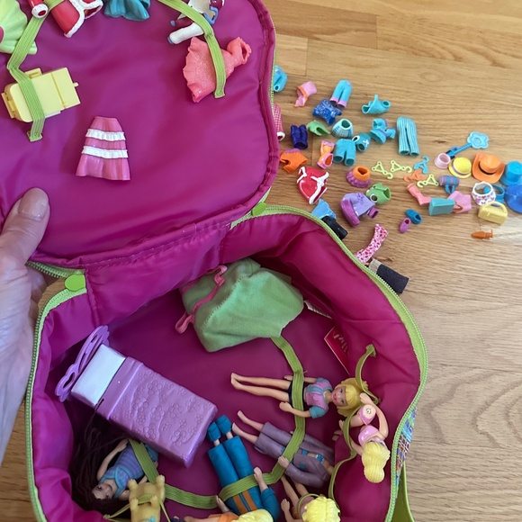 Polly Pocket 2003 Carrying Case and Dolls and Accessories - Picture 13 of 16